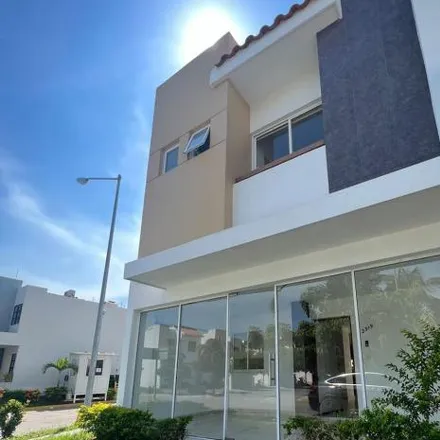 Rent this 3 bed house on Calle de Las Cumbres in López Mateos, 82000 Mazatlán