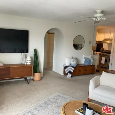 Rent this 1 bed condo on 4th & Bicknell in 4th Street, Santa Monica