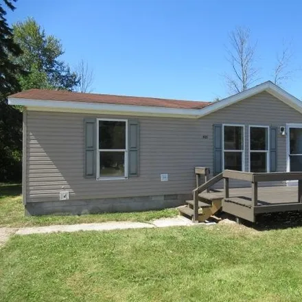 Buy this 3 bed house on 811 North Western Avenue in Cheboygan, MI 49721