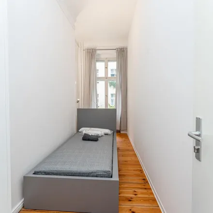 Rent this 6 bed apartment on Bornholmer Straße 17 in 10439 Berlin, Germany
