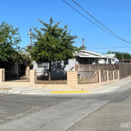 Buy this 3 bed house on 810 Front Street in Taft, South Taft