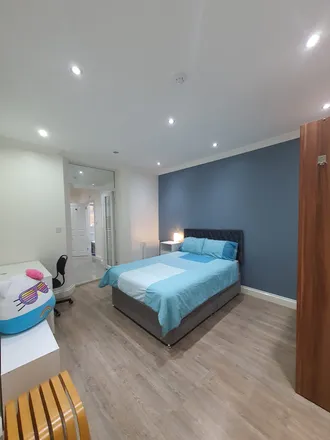 Rent this 1 bed apartment on York Way / Freight Lane in York Way, London