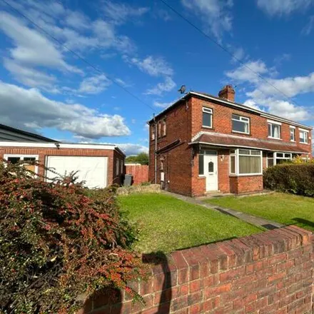 Rent this 3 bed duplex on Sunny Bank Road / The Coppice in Sunny Bank Road, Battyeford