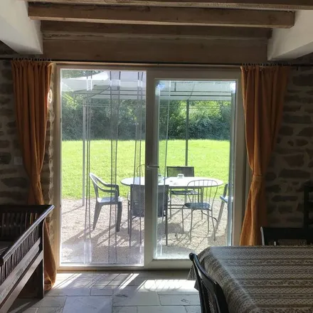 Rent this 3 bed house on Saint-Prix-lès-Arnay in Côte-d'Or, France