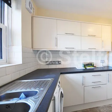 Image 4 - Cliff Road, London, NW1 9AJ, United Kingdom - Apartment for rent