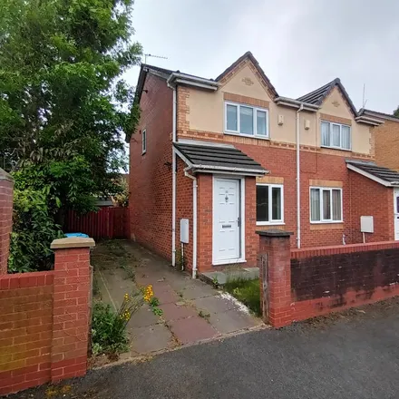 Rent this 2 bed duplex on Windmill Avenue in Salford, M5 3WS