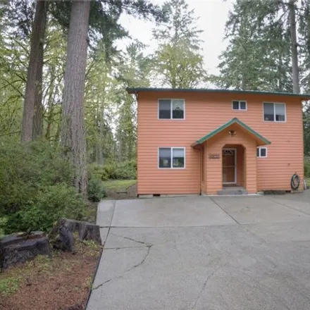 Buy this 3 bed house on 10039 104th Avenue in Pierce County, WA 98303