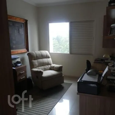 Buy this 4 bed apartment on Pet Shop Praça dos Cachorros in Rua Doutor Oscar Monteiro de Barros 680, Paraisópolis