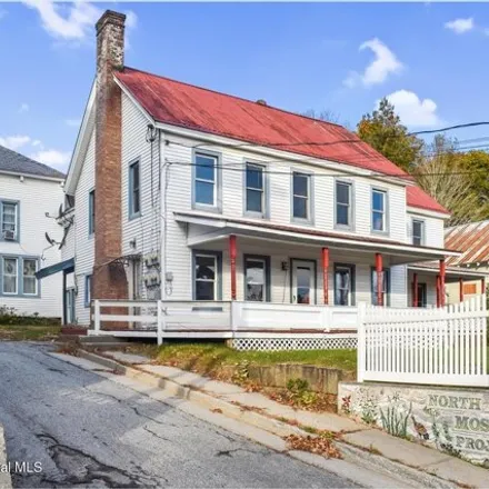 Image 1 - 255 Main Street, Johnsburg, Warren County, NY 12853, USA - House for sale