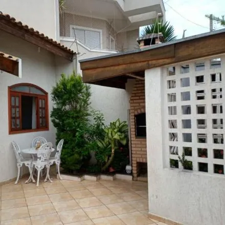 Buy this 3 bed house on Rua Itariri in Jardim Ipiranga, Americana - SP