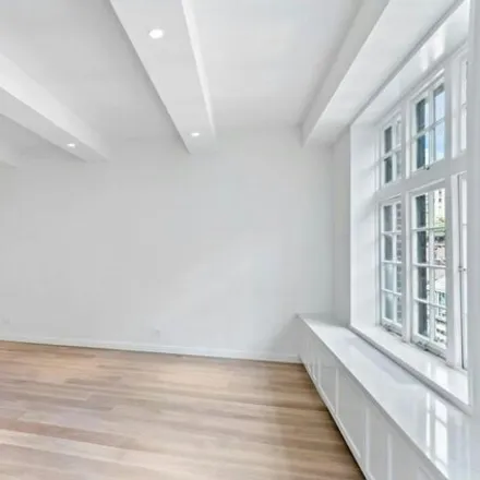Image 3 - 40 East 62nd Street, New York, NY 10065, USA - Condo for rent