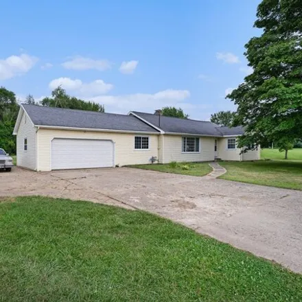 Buy this 3 bed house on 2533 12th St in Shelbyville, Michigan