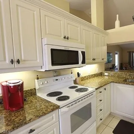 Image 4 - 295 Robin Hood Circle, Collier County, FL 34104, USA - Condo for rent