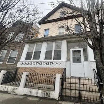 Rent this 3 bed house on New York Avenue at 40th Street in New York Avenue, Union City