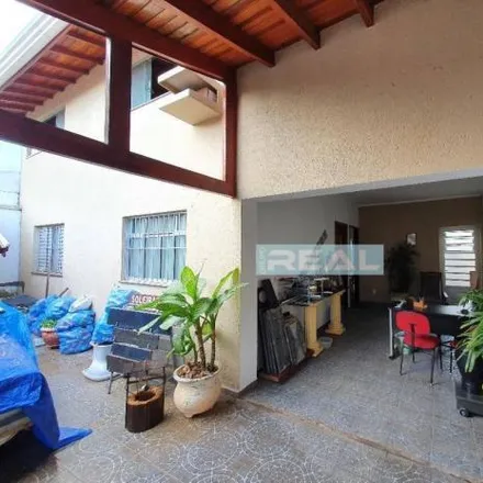 Buy this 2 bed house on Rua das Violetas in Vila Presidente Médici, Paulínia - SP