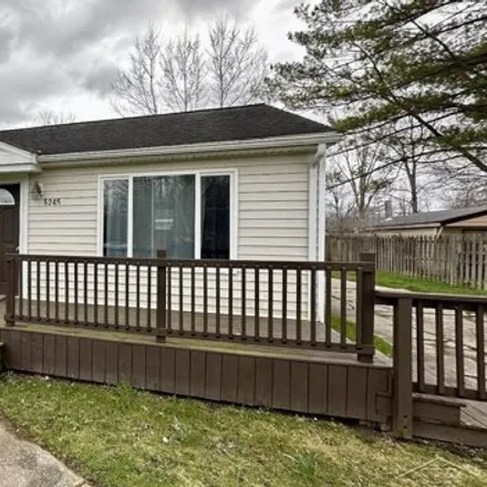 Buy this 3 bed house on 5207 West Michigan Avenue in Saginaw Charter Township, MI 48638