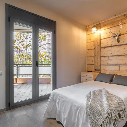 Rent this 4 bed apartment on Carrer de Rocafort in 32, 08001 Barcelona