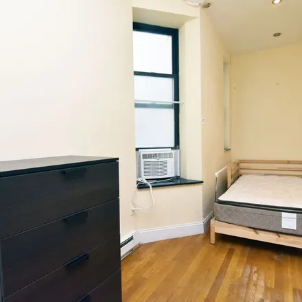 Rent this 3 bed apartment on 216 West 108th Street in New York, NY 10025