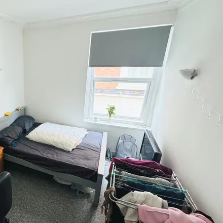 Image 2 - 91 Forest Road West, Nottingham, NG7 4ER, United Kingdom - Apartment for rent