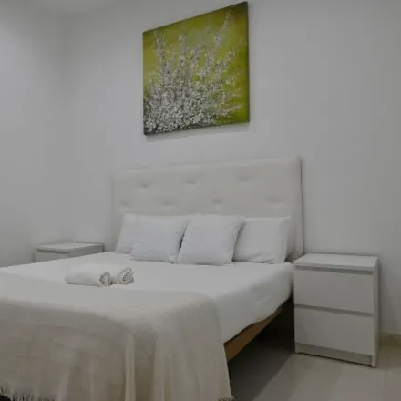 Rent this 2 bed room on Calle de Bailén in 15, 28013 Madrid