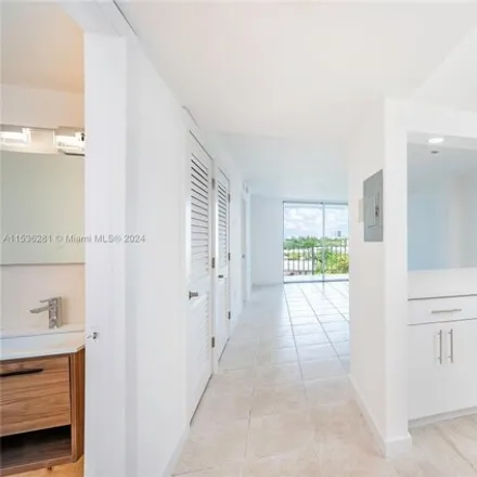 Buy this 1 bed condo on 6900 Bay Drive in Isle of Normandy, Miami Beach