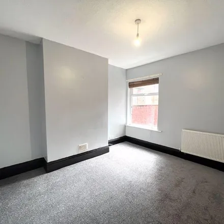 Image 3 - Duffield Road, Pendlebury, M6 7RB, United Kingdom - Townhouse for rent