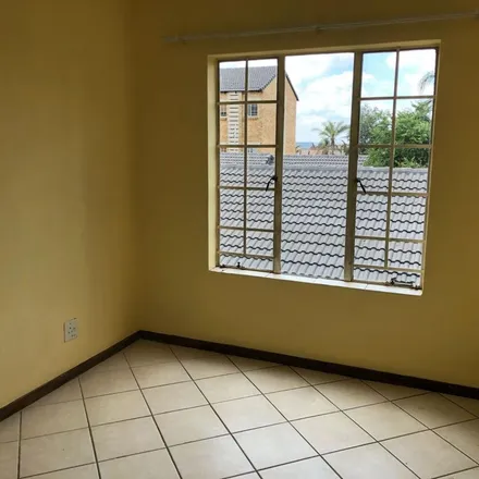 Image 5 - Nickel Street, Heuwelsig, Gauteng, 0173, South Africa - Apartment for rent