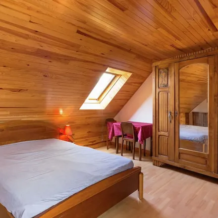 Rent this 1 bed house on Cimetière de Pont-Croix in 29790 Pont-Croix, France