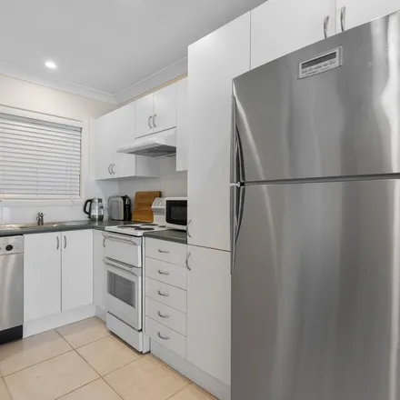 Image 7 - Hedges Avenue, Mermaid Beach QLD 4218, Australia - Apartment for rent