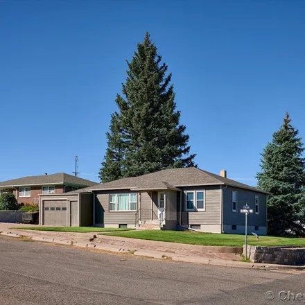 Image 2 - 804 Blair Street, Pine Bluffs, WY 82082, USA - Townhouse for sale