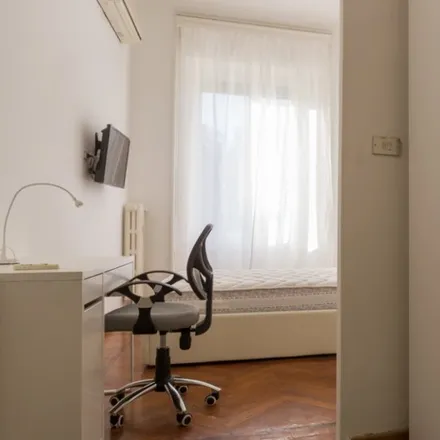 Rent this 5 bed room on Corso Plebisciti - Via Compagnoni in Corso Plebisciti, 20129 Milan MI