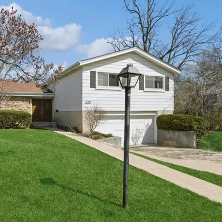 Buy this 4 bed house on 1009 Marvell Lane in Highland Park, IL 60035