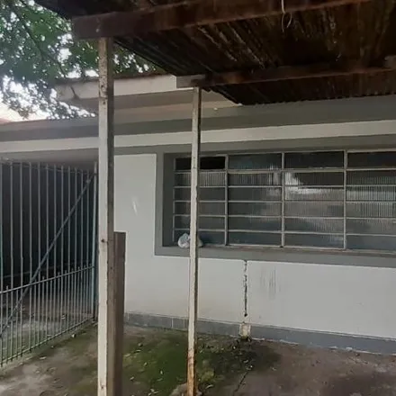 Buy this 3 bed house on Rua das Araras in Vila Tatetuba, São José dos Campos - SP