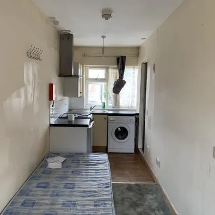 Rent this studio apartment on Solway Road South in Luton, LU3 1TL