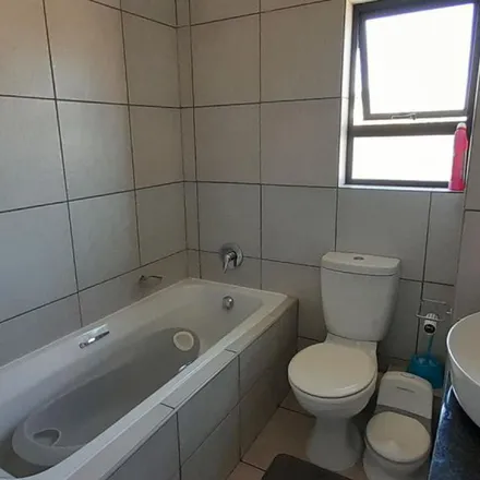 Rent this 3 bed townhouse on Ravenswood Road in Everleigh, Boksburg