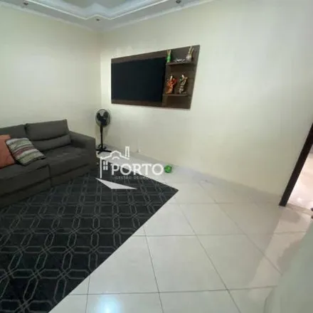 Buy this 5 bed house on Rua Dona Olívia Bianco in Santa Cecília, Piracicaba - SP