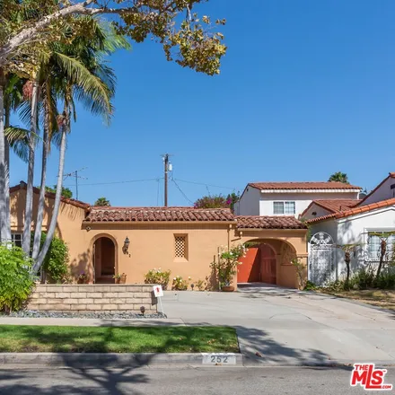 Rent this 3 bed house on 252 South Canon Drive in Beverly Hills, CA 90212