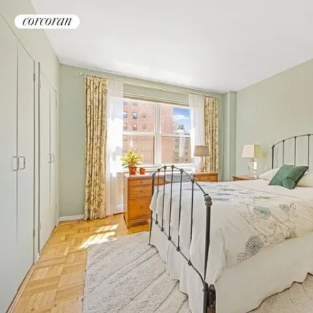 Image 4 - 311 West 74th Street, New York, NY 10023, USA - Apartment for sale
