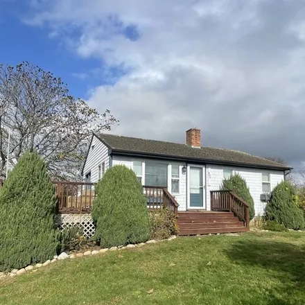 Buy this 3 bed house on West Side Road in New Shoreham, RI 02807
