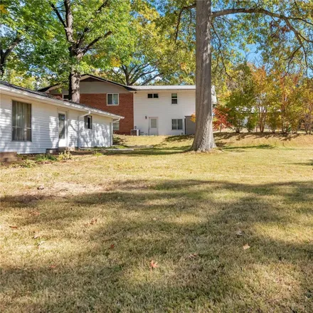 Image 2 - 7916 Colonel Dent Drive, Crestwood, MO 63123, USA - House for sale