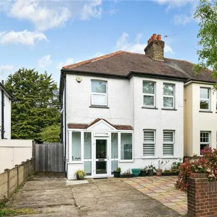 Buy this 3 bed duplex on 14 Lower Richmond Road in London, TW9 4LJ