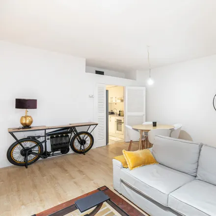 Image 9 - Carrer del Mestre Nicolau, 23, 08001 Barcelona, Spain - Apartment for rent