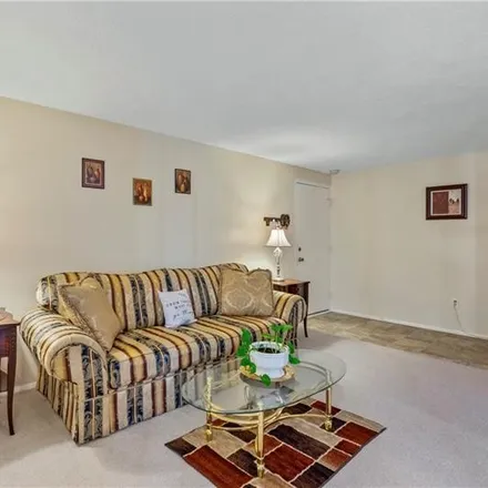 Image 2 - 951 Woodhollow Drive, Fernway, Cranberry Township, PA 16066, USA - Condo for sale