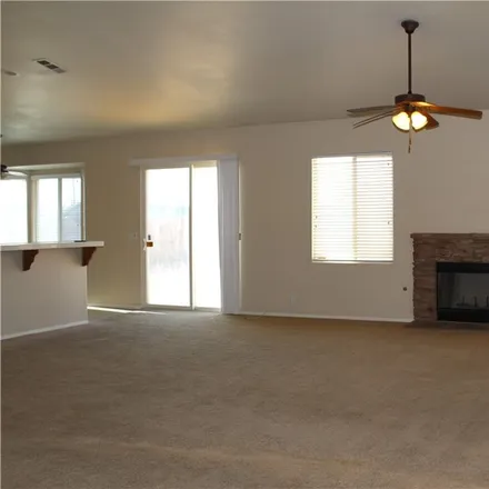 Image 4 - 21142 Pinot Court, Apple Valley, CA 92308, USA - House for sale