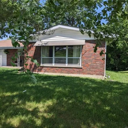 Buy this 3 bed house on 425 South Duchesne Drive in Saint Charles, MO 63301