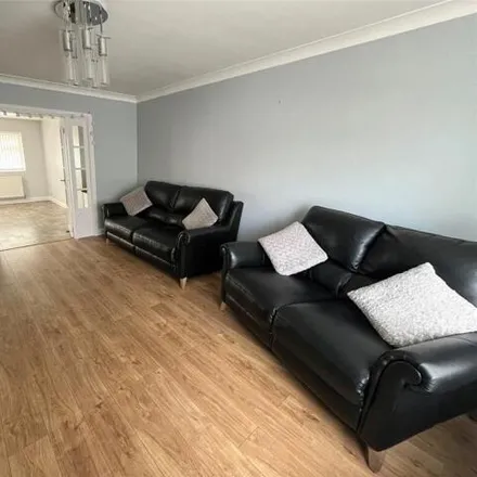 Image 2 - Wilmslow Drive, Ellesmere Port, CH66 3JN, United Kingdom - Townhouse for sale