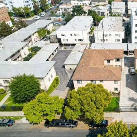 Image 4 - 914 Gramercy Drive, Los Angeles, CA 90019, USA - House for sale