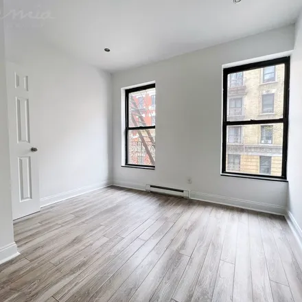Rent this 5 bed apartment on 4 West 108th Street in New York, NY 10025