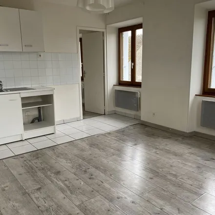 Rent this 2 bed apartment on 53bis Place du General de Gaulle in 77480 Bray-sur-Seine, France