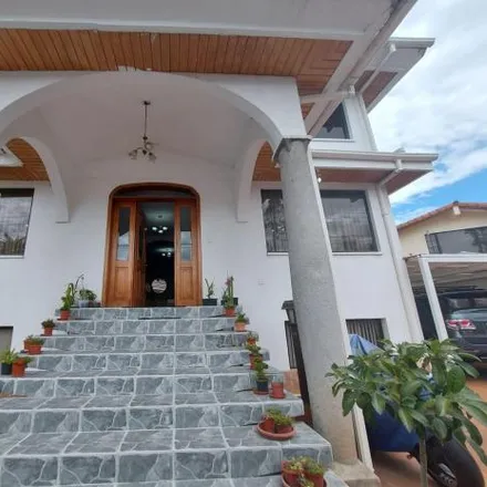 Image 2 - Geovanni Bellini, 170903, Cumbaya, Ecuador - House for sale